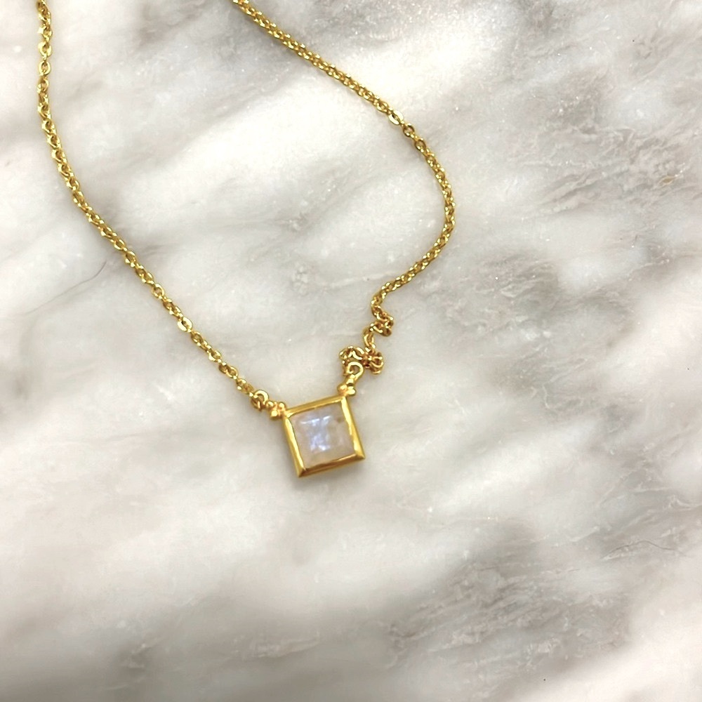 Satya Jewelry Moonstone Square Bezel Gold Plated Necklace Adjustable NEW - Picture 3 of 4